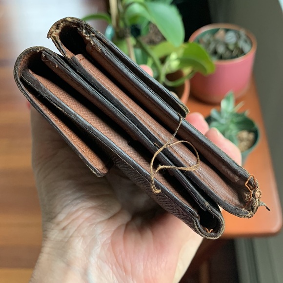 The Billionaires Elise LV Monogram Portefeiulle Elise Trifold Wallet - Picture 8 of 10